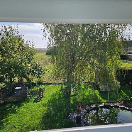 Bed and breakfast Au Nid des Champs, Agréable chambre d'hôtes avec jacuzzi sur demande, proche de Chartres Extérieur photo